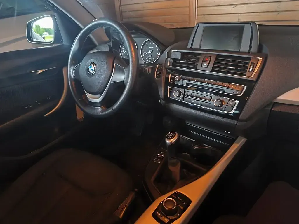 Gebraucht BMW 116 109 PS (80 kW) 2015 Schwarz Kleinwagen
