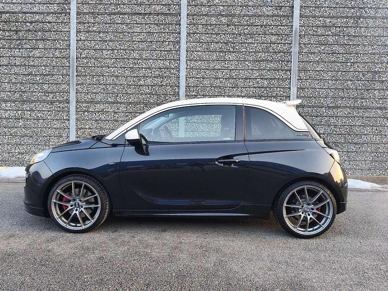 Gebraucht Opel Adam S 150 PS (110 kW) 2016 Schwarz / weiß Kleinwagen