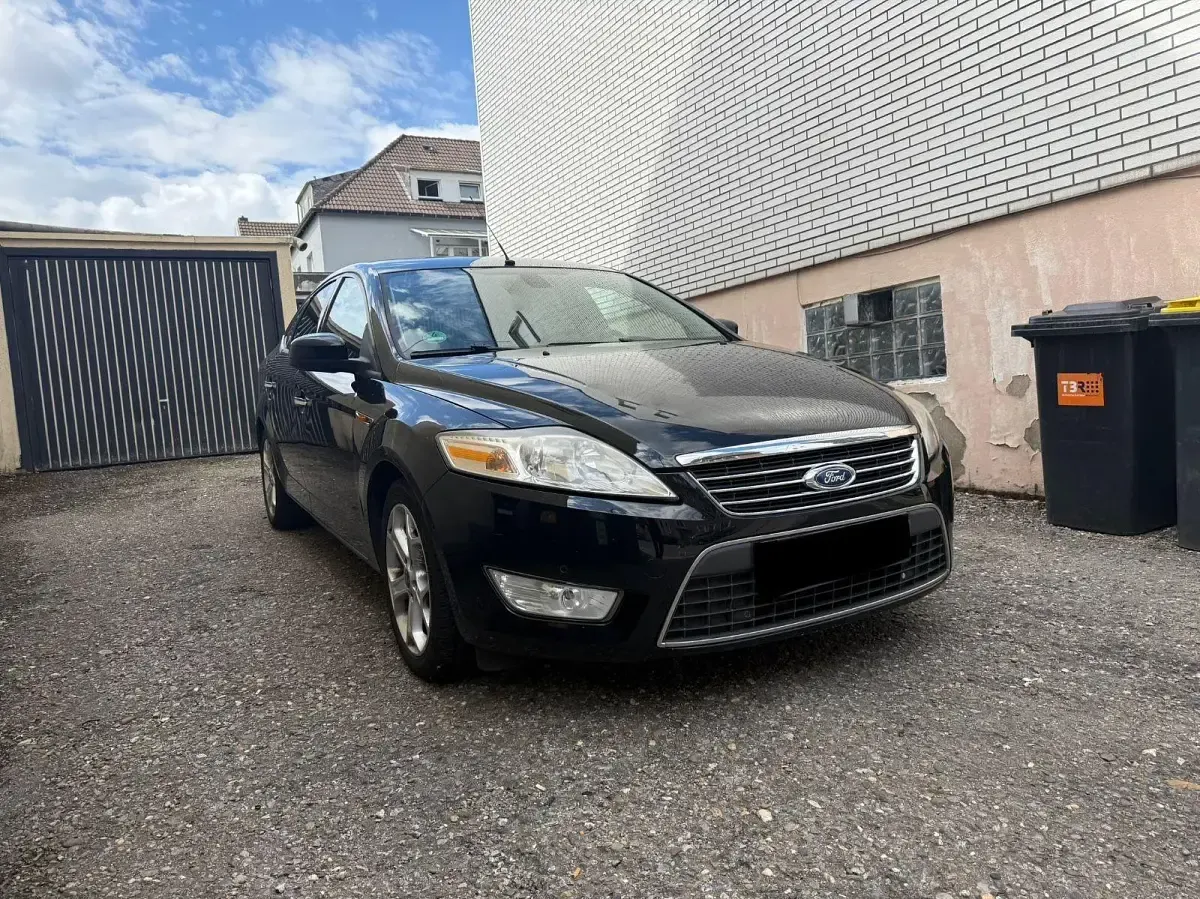 Gebraucht Ford Mondeo 140 PS (102 kW) 2010 Schwarz Limousine