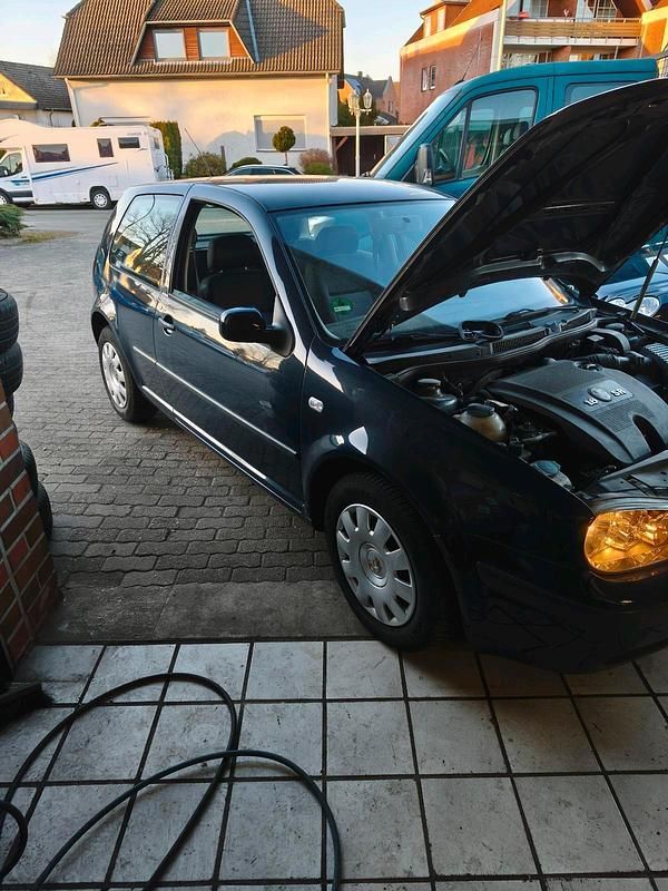 Gebraucht VW Golf 102 PS (75 kW) 2002 Andere farben Coupé