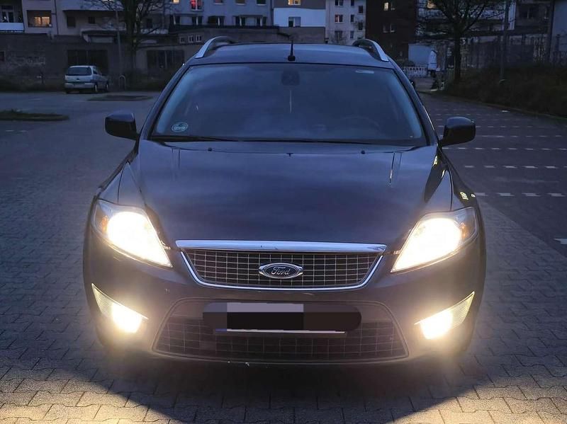 Grau Gebraucht 2007 Ford Mondeo Limousine | 4.000 € - Bild 1/4