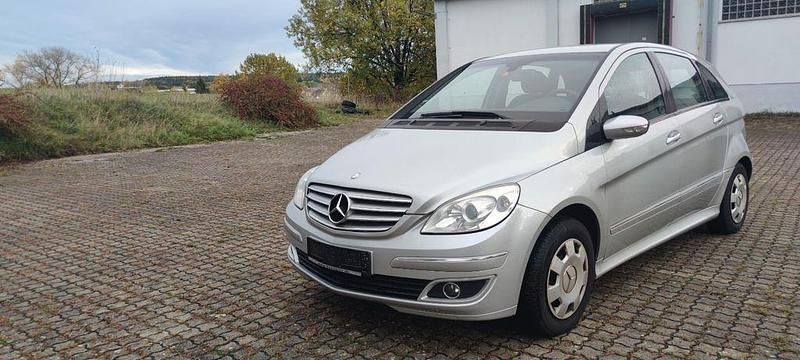 Silber Gebraucht 2007 Mercedes B150 Edition Van / Kleinbus | 1.150 € - Bild 1/4