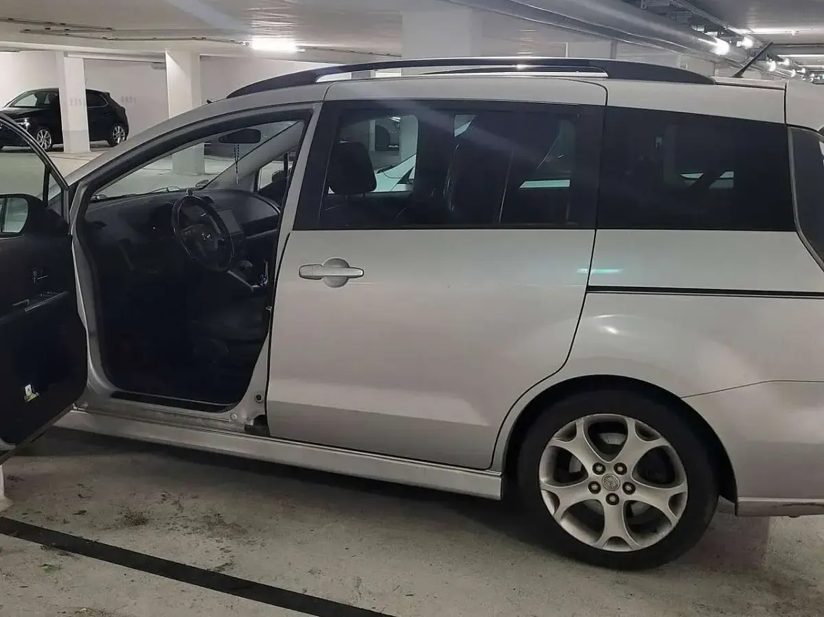 Gebraucht Mazda 5 145 PS (106 kW) 2010 Grau Van / Kleinbus