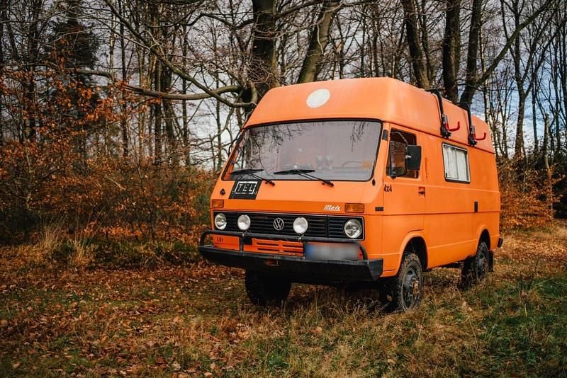 Second-hand VW LT 75 CP (55 kW) 1982 Portocaliu Monovolum