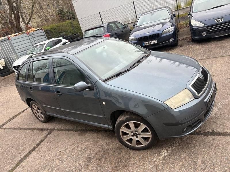 Grau Gebraucht 2005 Skoda Fabia Kombi | 600 € (Superpreis) - Bild 1/4