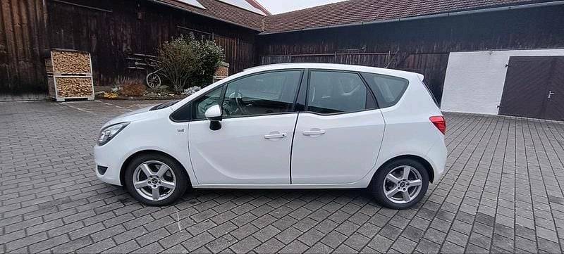 Gebraucht Opel Meriva 110 PS (80 kW) 2015 Weiß Van / Kleinbus