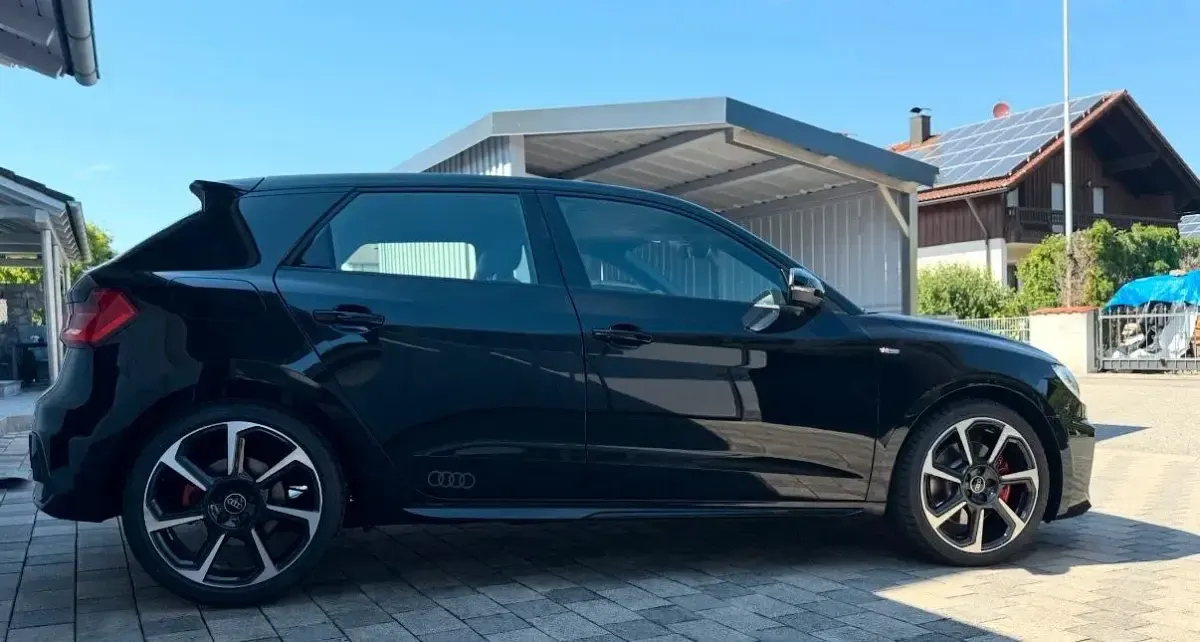Gebraucht Audi A1 S-Line 207 PS (152 kW) 2025 Schwarz SUV