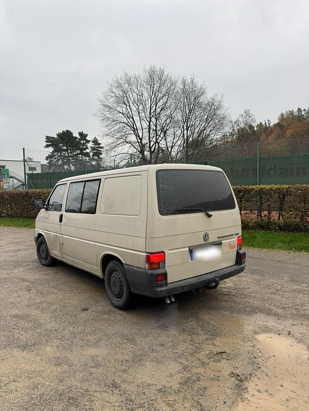 Second-hand VW Transporter 102 CP (75 kW) 1996 Bej Van