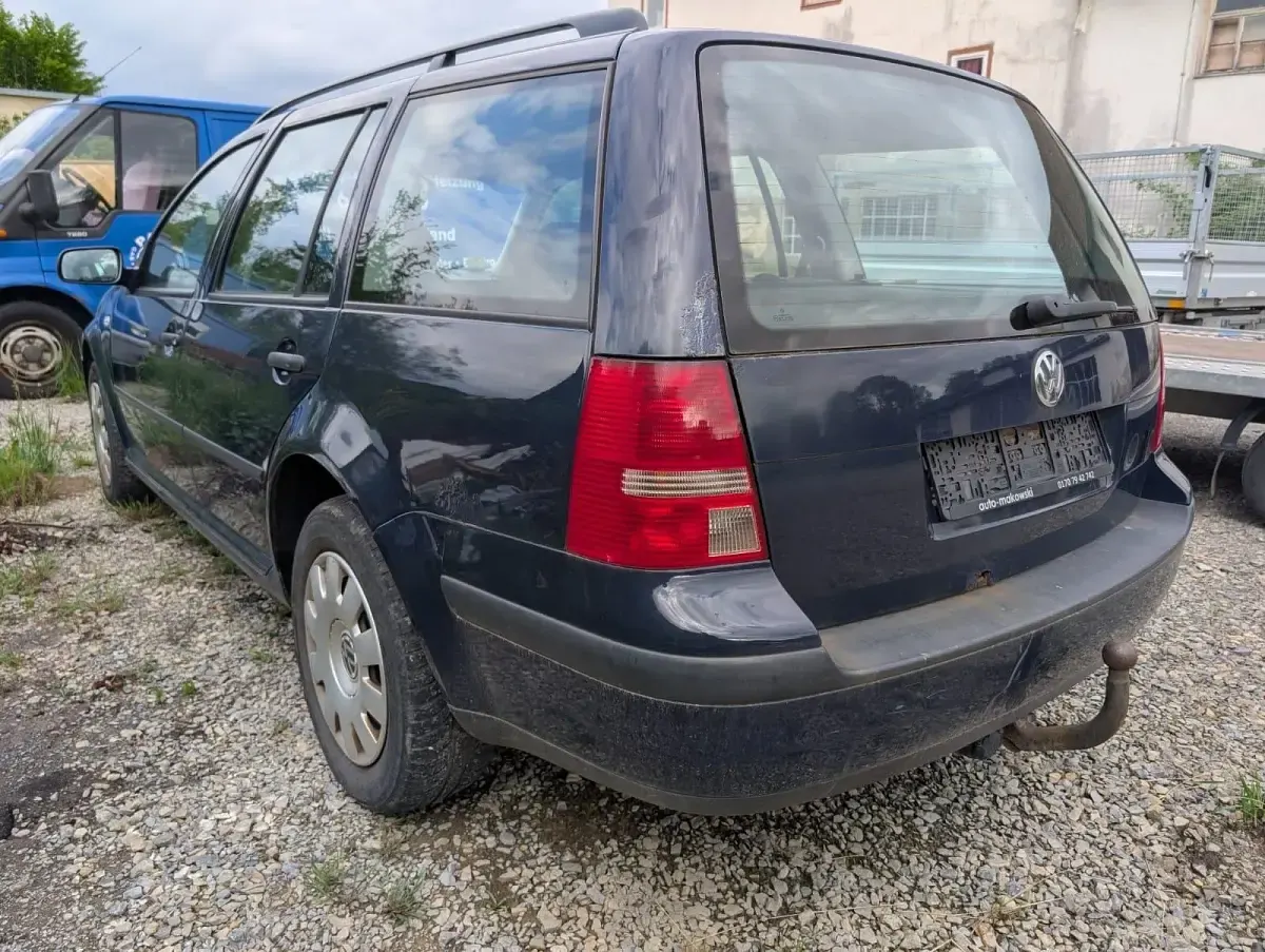 Usata VW Golf IV 101 CV (74 kW) 2005 Blu Station wagon