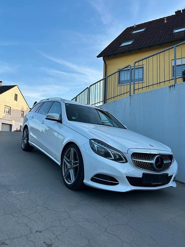 Gebraucht Mercedes E250 AMG line 204 PS (150 kW) 2014 Weiß Kombi