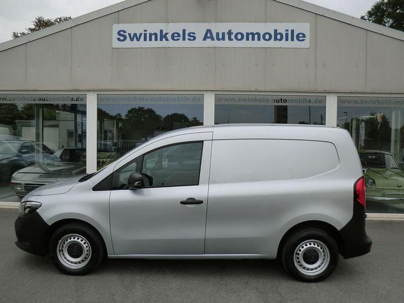 Silber Gebraucht 2022 Mercedes Citan 110 Van / Kleinbus | 15.999 € (Guter Preis) - Bild 1/4
