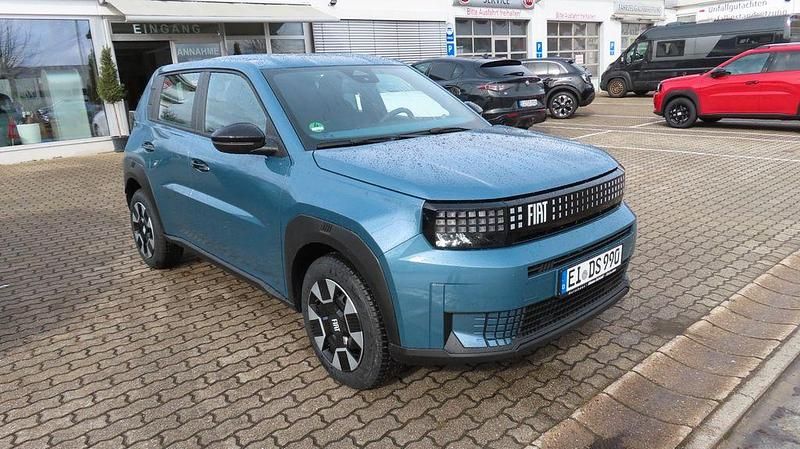 Neu Fiat Grande Panda Icon 101 PS (74 kW) 2026 Blau Kleinwagen