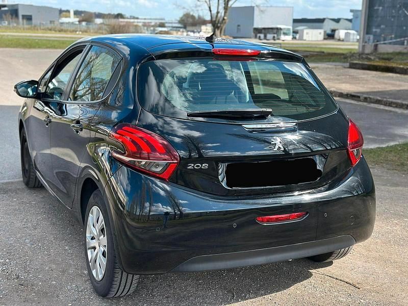 Gebraucht Peugeot 208 83 PS (61 kW) 2019 Schwarz Kleinwagen