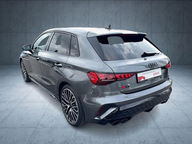 Gebraucht Audi S3 Ambiente 333 PS (244 kW) 2024 Daytonagrau perleffekt Limousine
