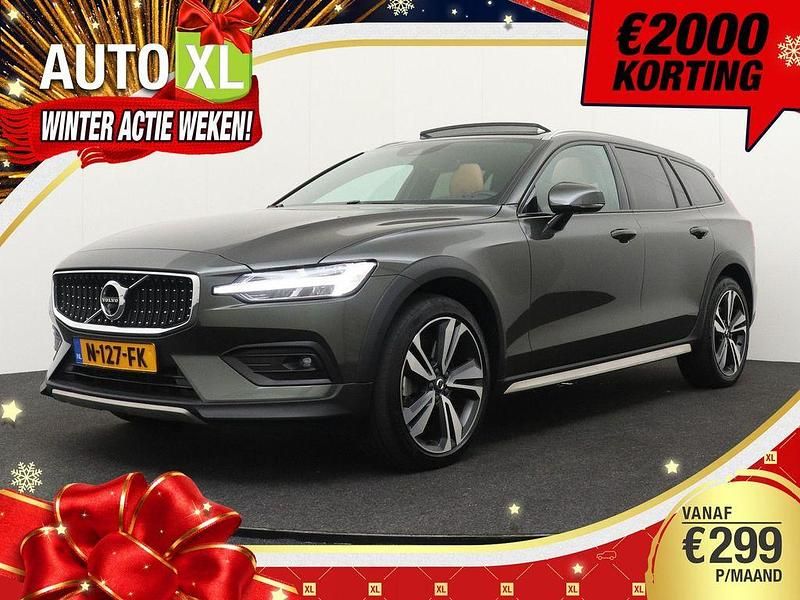 Grau Gebraucht 2021 Volvo V60 CC Pro Kombi | 30.129 € - Bild 1/4