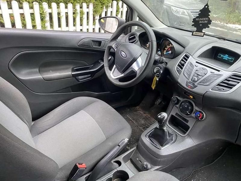 Schwarz Gebraucht 2015 Ford Fiesta Kleinwagen | 3.550 € (Fairer Preis) - Bild 1/4