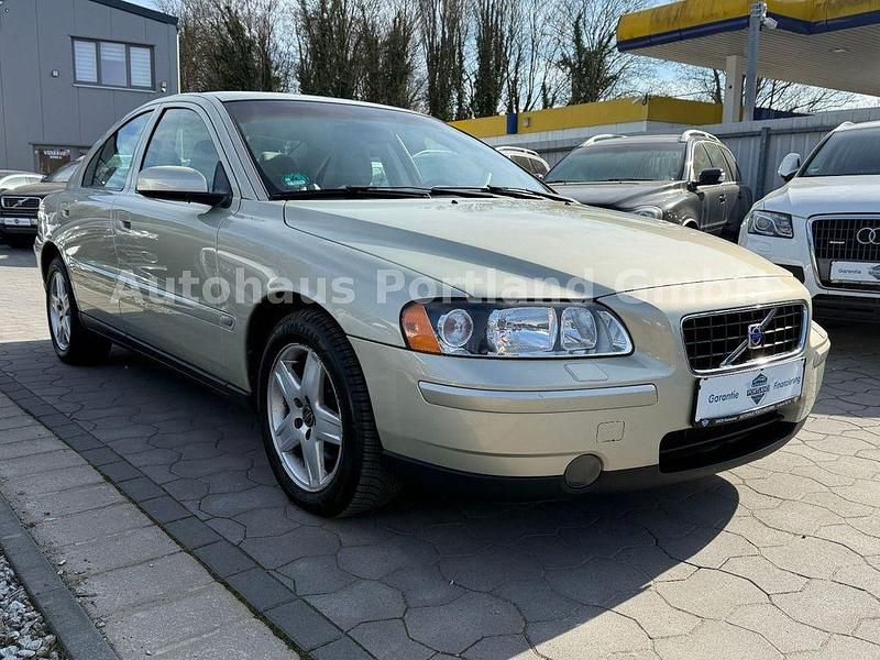 Gebraucht Volvo S60 Kinetic 140 PS (102 kW) 2005 Gold Limousine