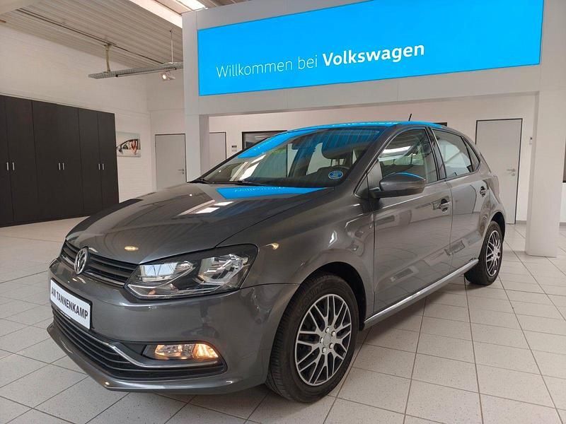 Grau Gebraucht 2016 VW Polo Comfortline Kleinwagen | 8.490 € (Fairer Preis) - Bild 1/4