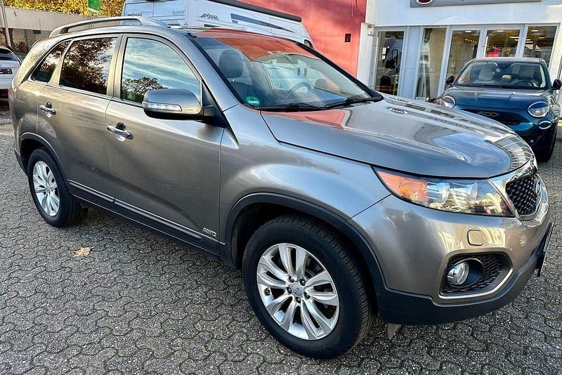 Silber Gebraucht 2011 Kia Sorento Spirit SUV | 6.900 € (Fairer Preis) - Bild 1/4