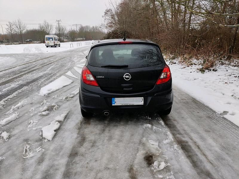 Gebraucht Opel Corsa Sport 101 PS (74 kW) 2011 Schwarz Kleinwagen