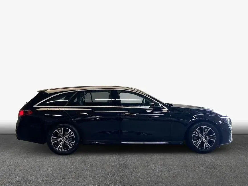 Gebraucht Mercedes E220 Advanced 197 PS (144 kW) 2025 Schwarz Kombi
