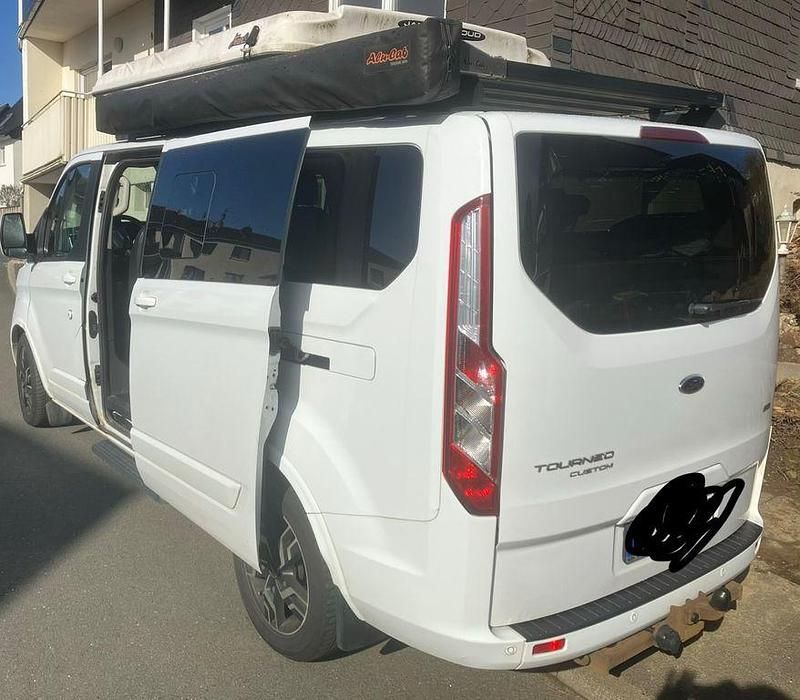 Gebraucht Ford Tourneo 170 PS (125 kW) 2018 Weiß Van / Kleinbus