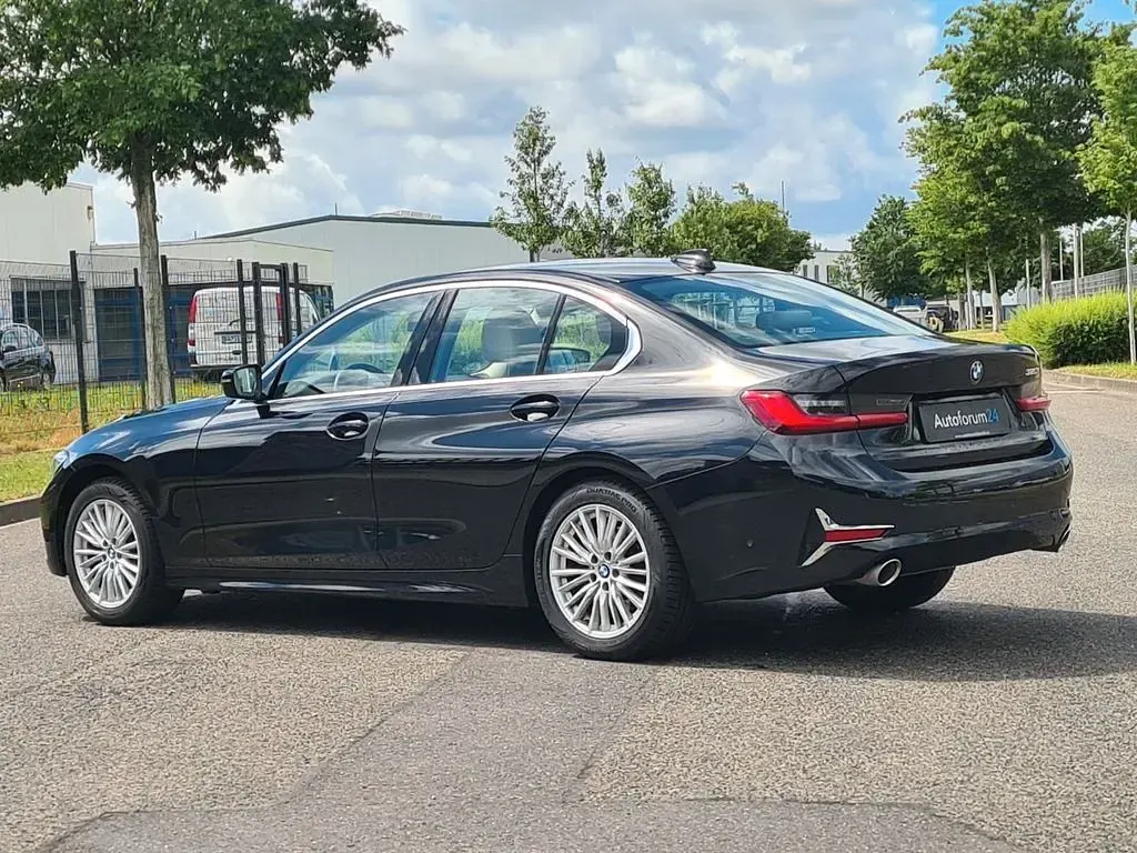 Gebraucht BMW 320 Luxury Line 184 PS (135 kW) 2020 Schwarz Limousine