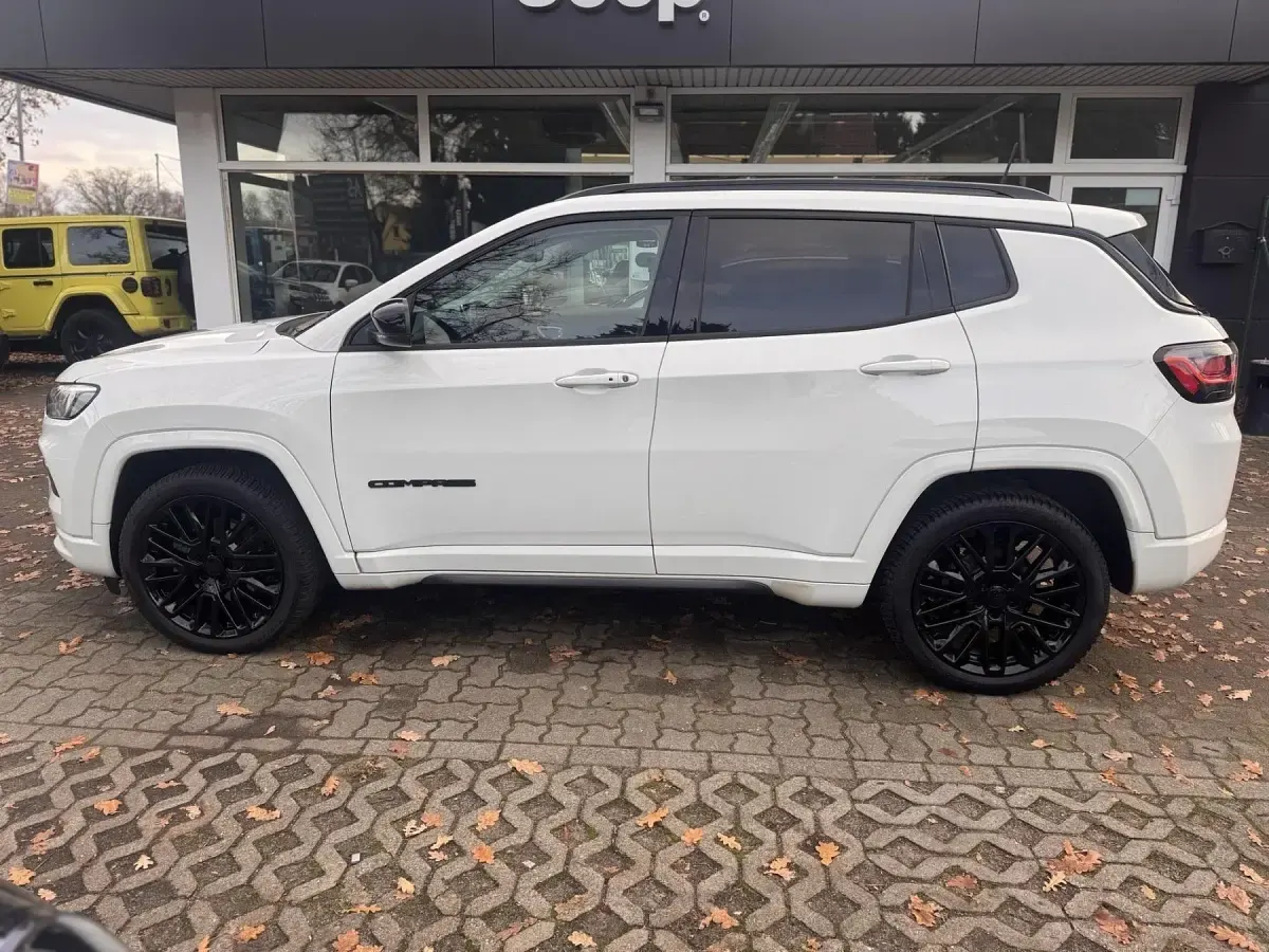 Occasion Jeep Compass Altitude 131 ch (96 kW) 2023 Blanc SUV