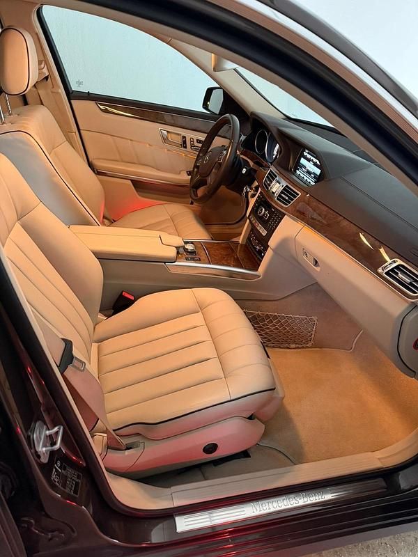 Gebraucht Mercedes E400 Elegance 333 PS (244 kW) 2013 Braun Limousine