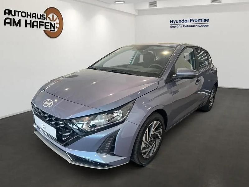 Meta blue / mic Gebraucht 2025 Hyundai i20 Comfort Kleinwagen | 21.990 € (Fairer Preis) - Bild 1/1