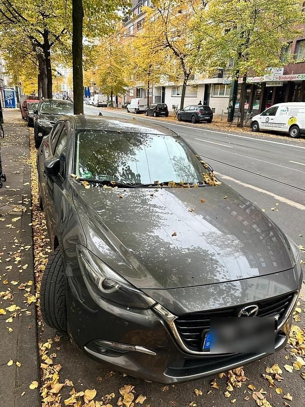 Grau Gebraucht 2017 Mazda 3 Limousine | 7.750 € (Guter Preis) - Bild 1/4