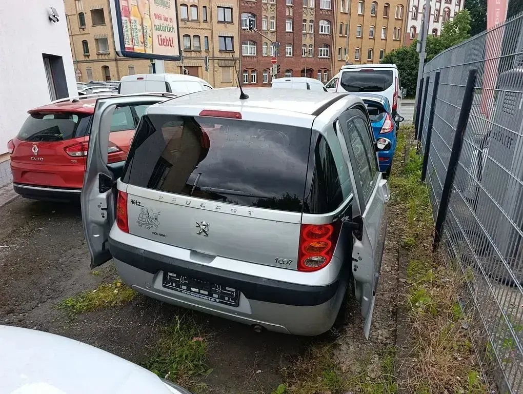 Gebraucht Peugeot 1007 Filou 73 PS (53 kW) 2008 Grau Van / Kleinbus