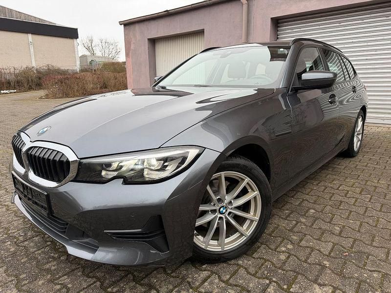 Gebraucht BMW 320 Advantage 190 PS (139 kW) 2019 Grau Kombi