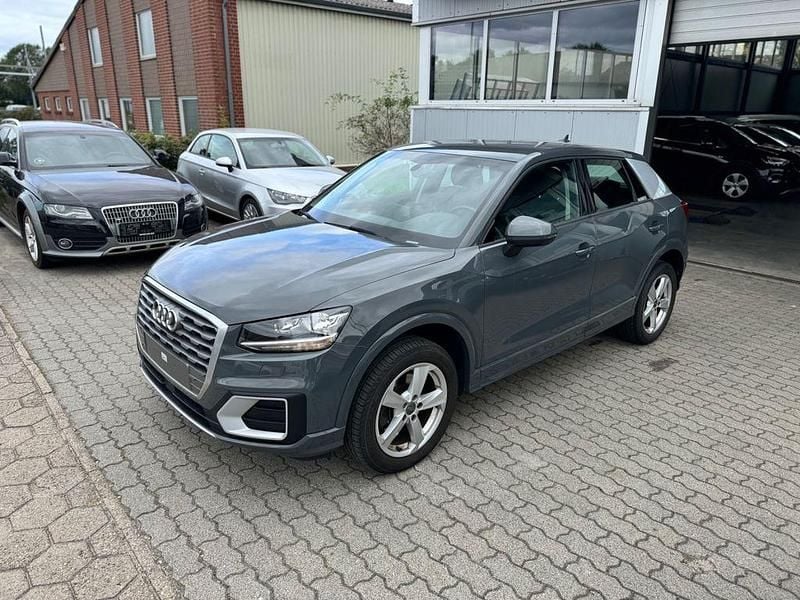 Grau Gebraucht 2018 Audi Q2 Sport SUV | 16.490 € (Guter Preis) - Bild 1/4