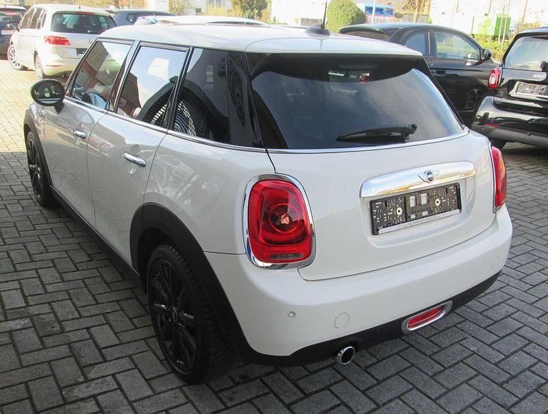 Second-hand Mini Cooper 136 CP (100 kW) 2016 Alb Hatchback