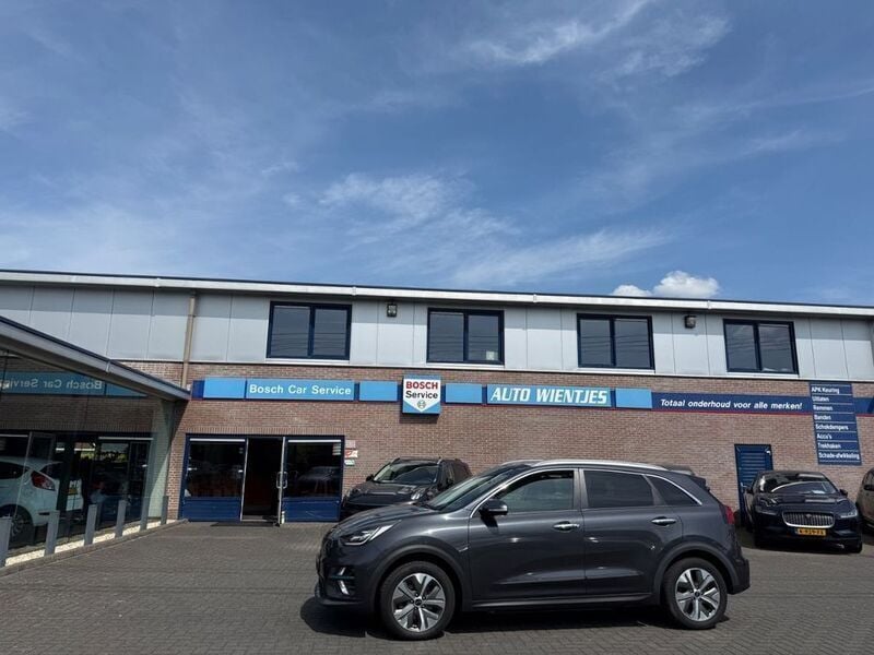 Grau Gebraucht 2020 Kia e-Niro SUV | 16.450 € (Fairer Preis) - Bild 1/4