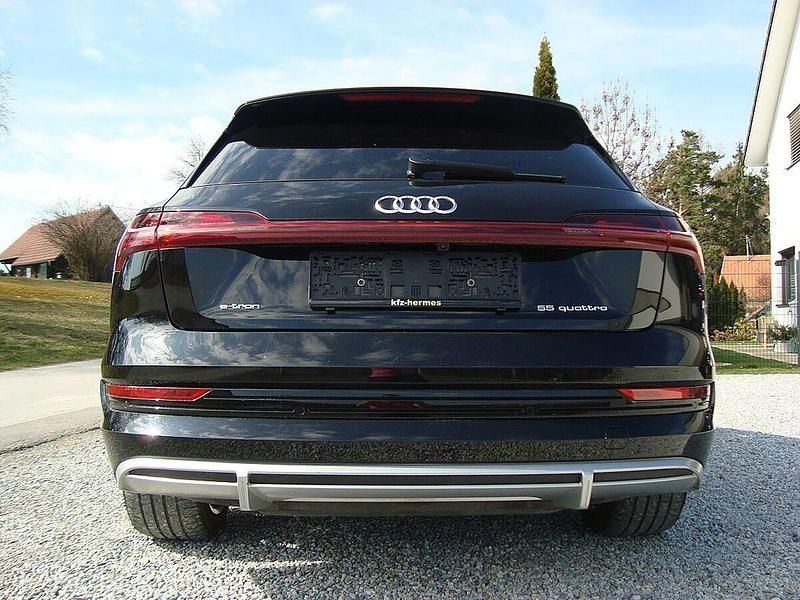 Gebraucht Audi e-tron S-Line 300 kW (408 PS) 2021 Schwarz SUV