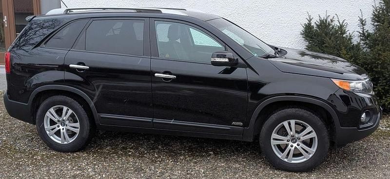 Schwarz Gebraucht 2011 Kia Sorento Vision SUV | 5.900 € (Fairer Preis) - Bild 1/4