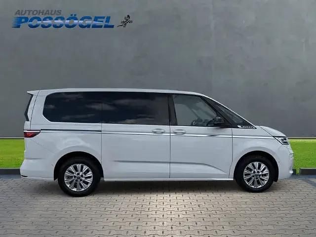 Usata VW Multivan Style 150 CV (110 kW) 2024 Bianco Monovolume