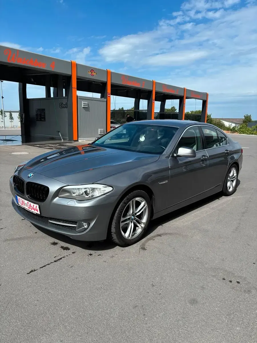 Gebraucht BMW 528 245 PS (180 kW) 2011 Grau Limousine