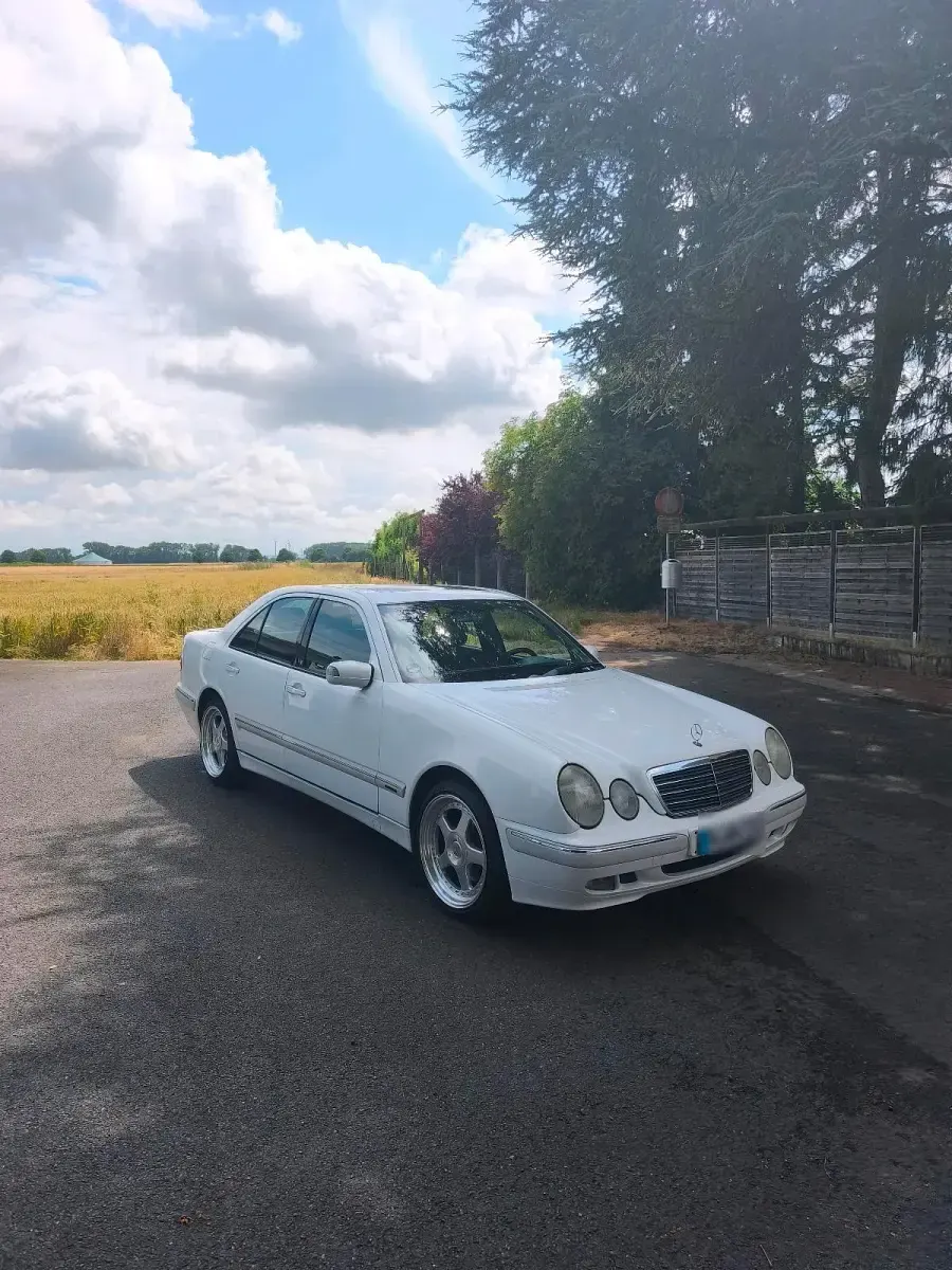 Gebraucht Mercedes E280 Elegance 204 PS (150 kW) 2000 Weiß Limousine