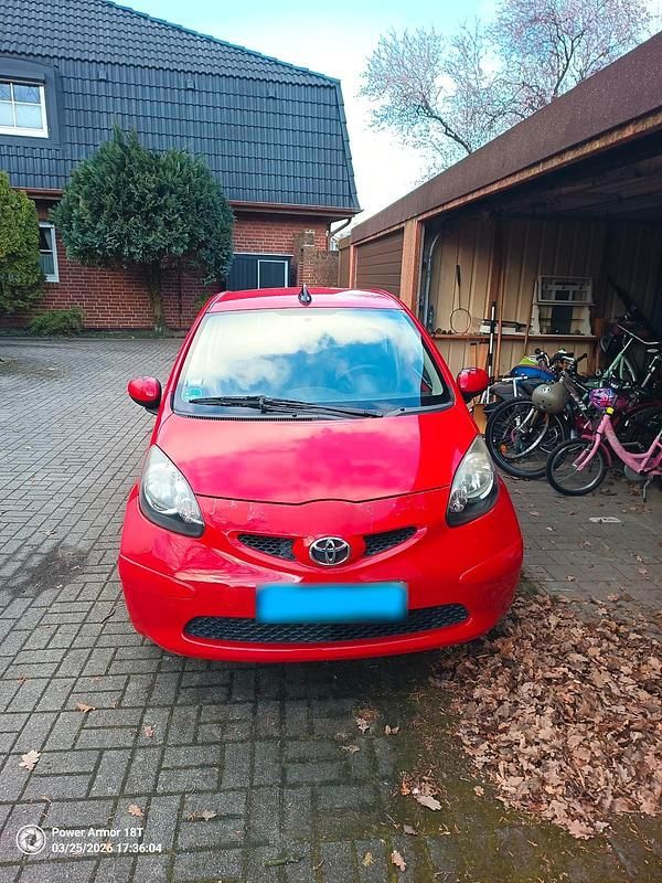 Gebraucht Toyota Aygo 67 PS (49 kW) 2008 Rot Kleinwagen