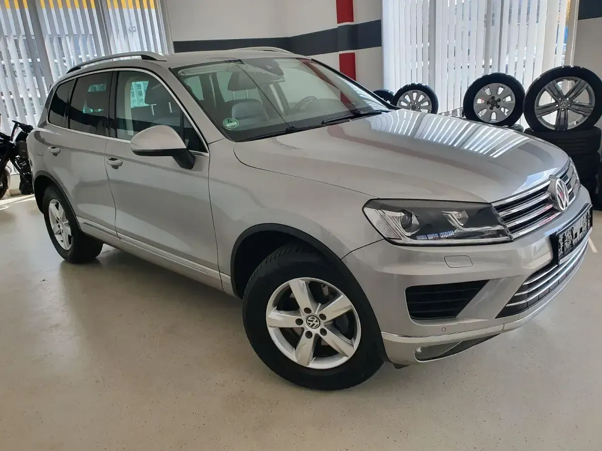 Gebraucht VW Touareg Terrain Tech 262 PS (192 kW) 2015 Silber SUV