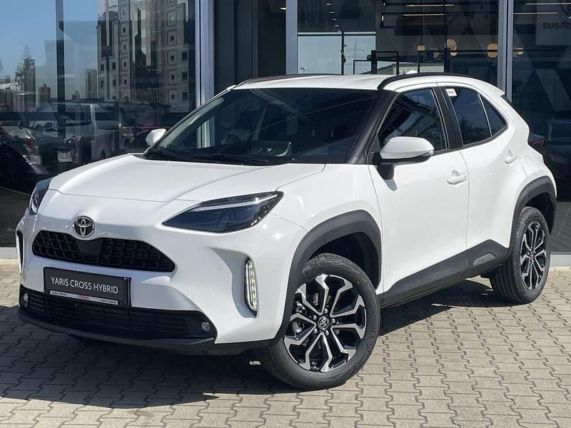 Neu Toyota Yaris Cross 131 PS (96 kW) 2026 Weiß SUV