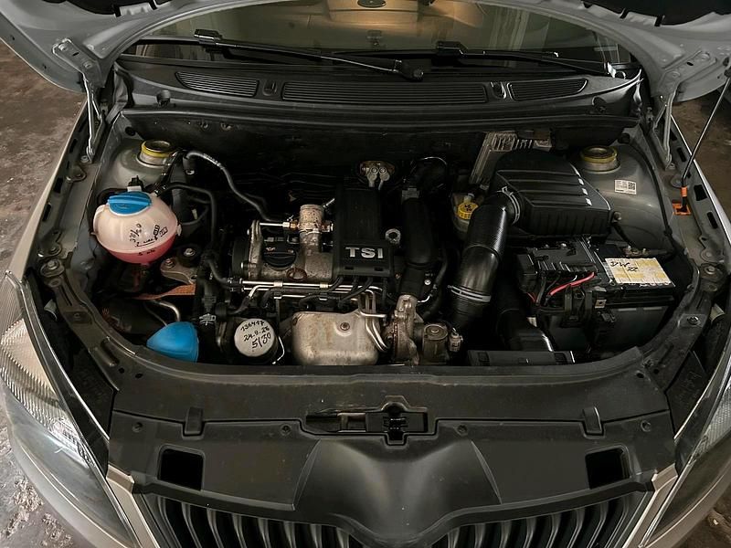 Gebraucht Skoda Roomster 85 PS (62 kW) 2011 Andere farben Van / Kleinbus