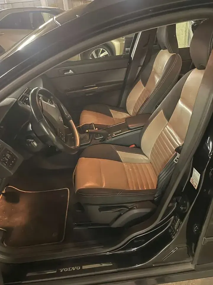 Gebraucht Volvo V50 R-Design 114 PS (83 kW) 2010 Schwarz Kombi