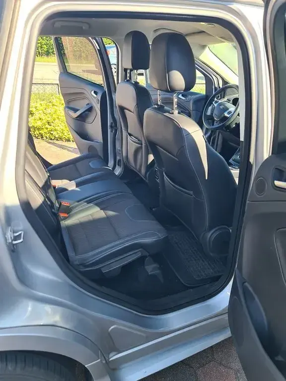 Gebraucht Ford Kuga Individual 179 PS (131 kW) 2015 Silber SUV