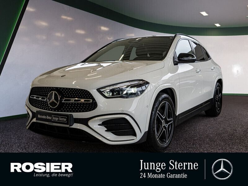 Weiss / polarweiß Gebraucht 2024 Mercedes GLA200 AMG SUV | 41.316 € (Fairer Preis) - Bild 1/4