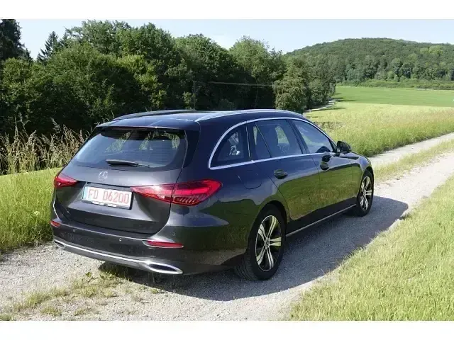 Gebraucht Mercedes C220 220 PS (161 kW) 2022 Grau Kombi
