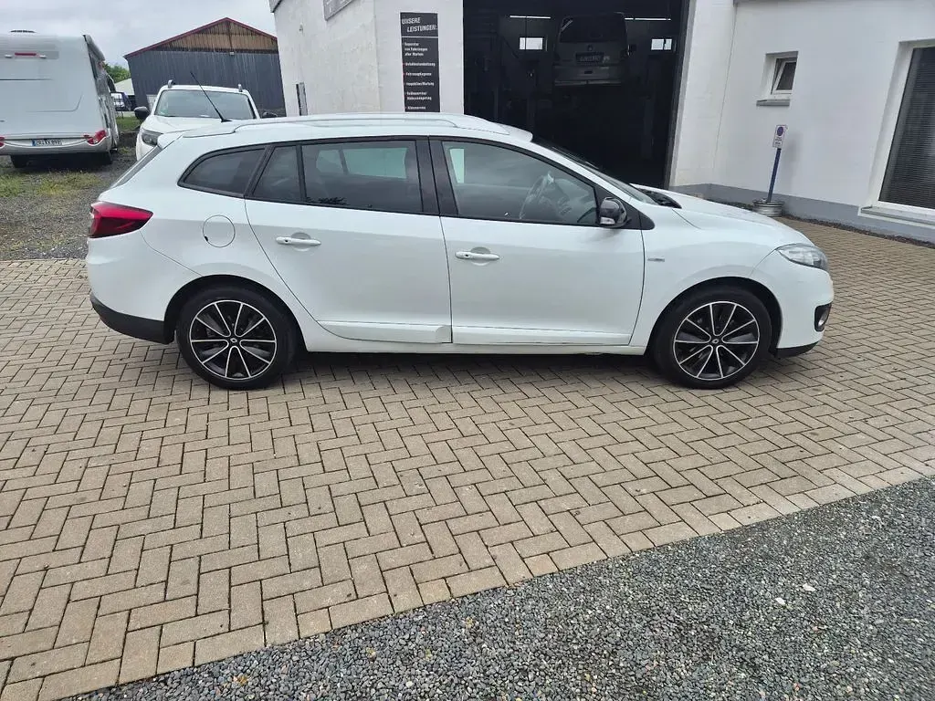 Gebraucht Renault Mégane Bose Edition 116 PS (85 kW) 2013 Weiß Limousine